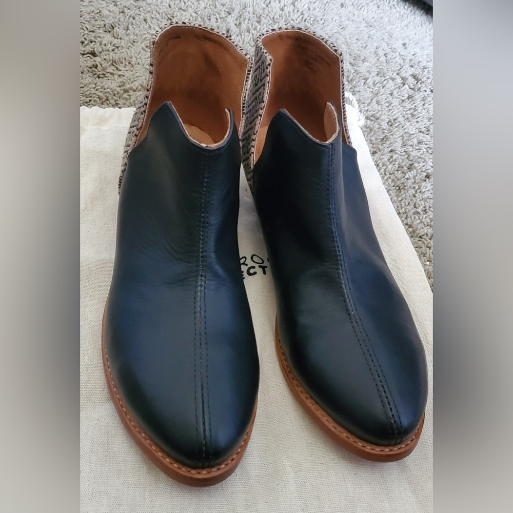 The Root Collective Lee Boot in Noir Leather w/ Spiral Fabric Heel NEW, Size 10